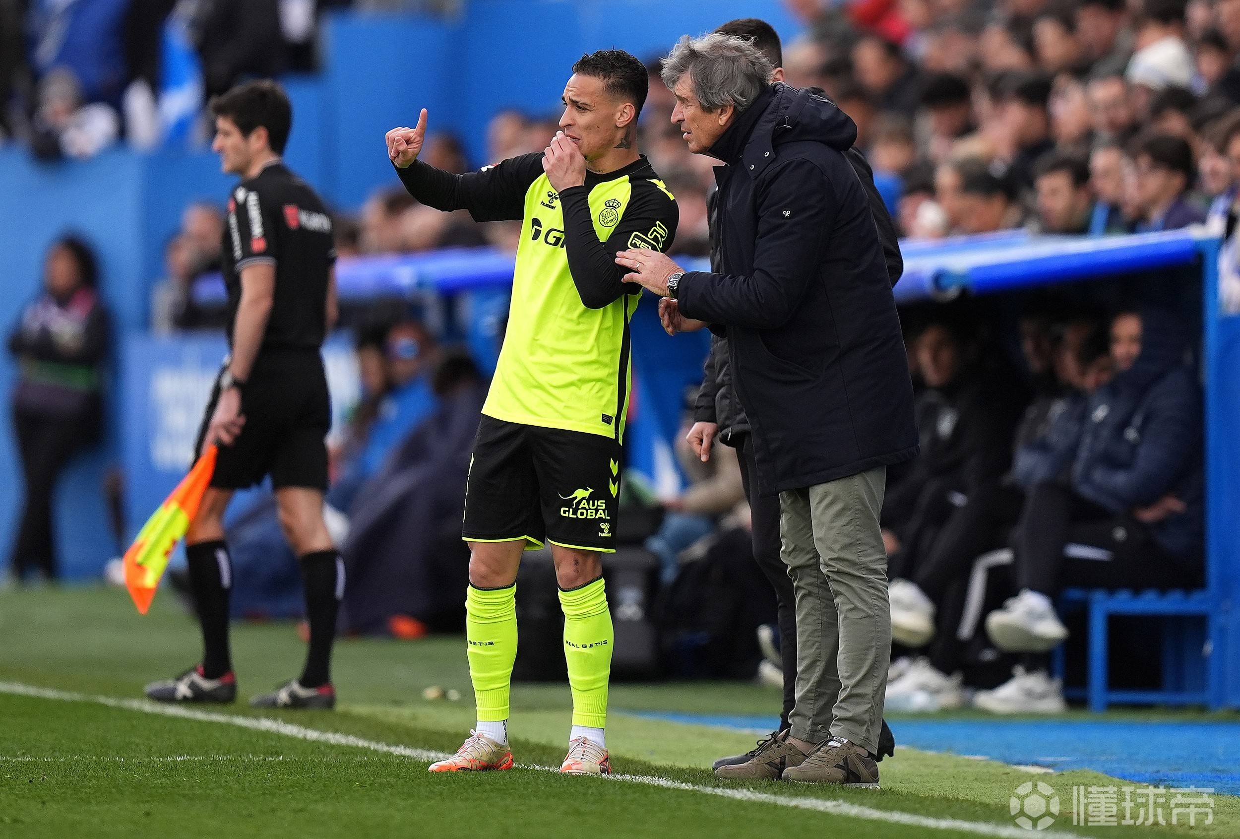 关于西甲转会期再迎强敌，西汉姆伤情更新，主帅态度：更衣室稳定，团队化学反应显著的信息