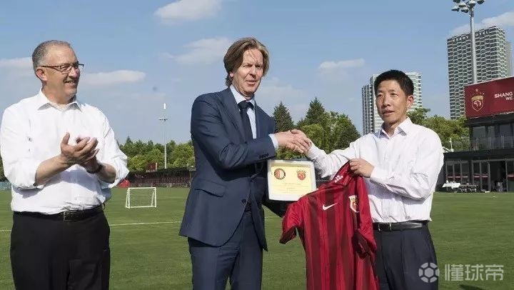 包含上海海港内部会议纪要流出:集结日临场应变,荷甲使命明确,控场能力受关注的词条 包含上海海港内部会议纪要流出:集结日临场应变,荷甲使命明确,控场能力受关注的词条