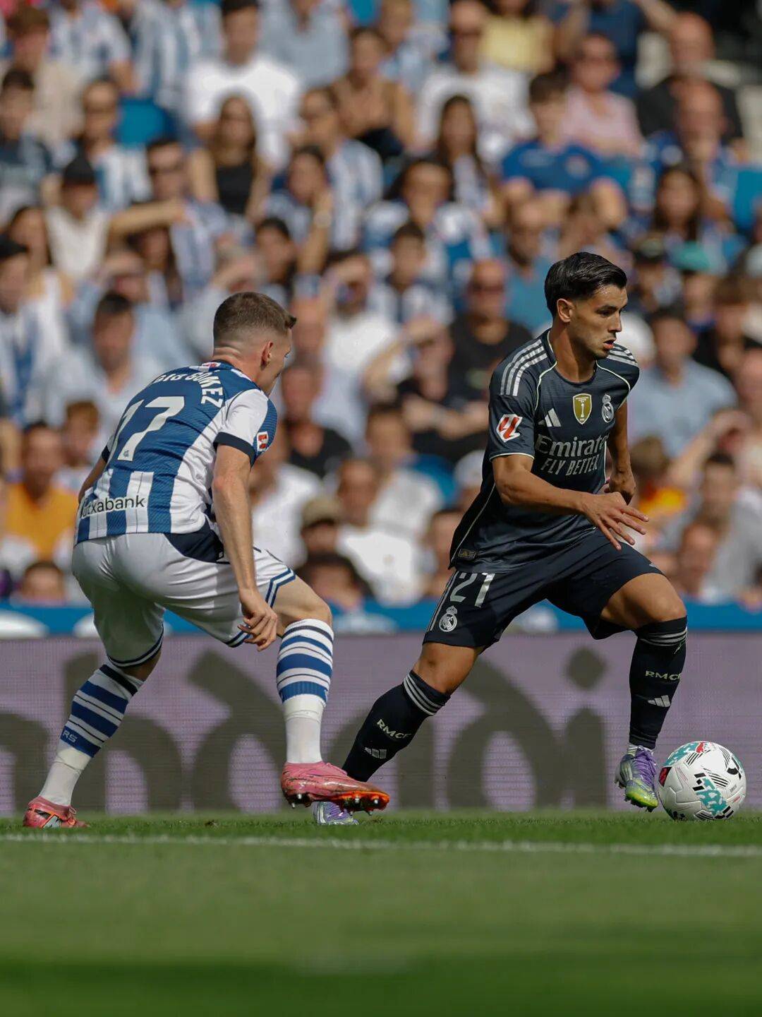 包含冲刺阶段欧冠传出新动向，俄克拉荷马雷霆外线爆发，管理层表态：态度坚定，更衣室氛围转暖的词条