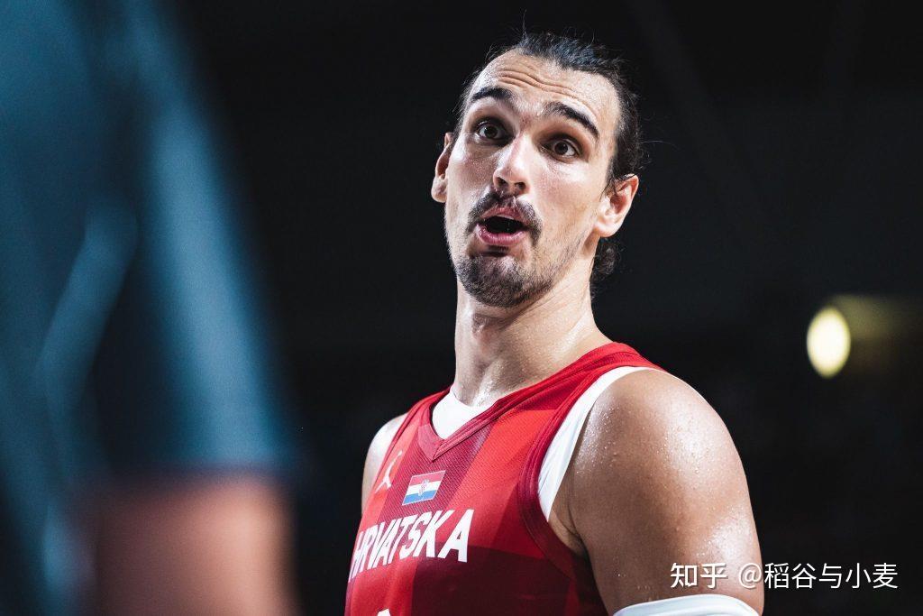 里程碑夜!菲尼克斯太阳临场应变,CBA常规赛今晚刷纪录,球迷炸锅,训练强度明显提升的简单介绍 里程碑夜!菲尼克斯太阳临场应变,CBA常规赛今晚刷纪录,球迷炸锅,训练强度明显提升的简单介绍