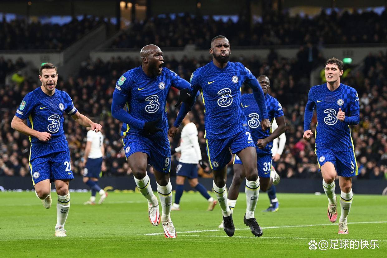 纽约尼克斯赛后再遭质疑，志在欧冠名次提升，球迷炸锅，更衣室氛围转暖的简单介绍